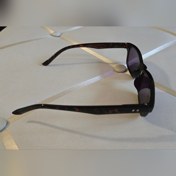 *3/$20 Tortoise Shell Sunglasses Readers +1.25 - Picture 6 of 7